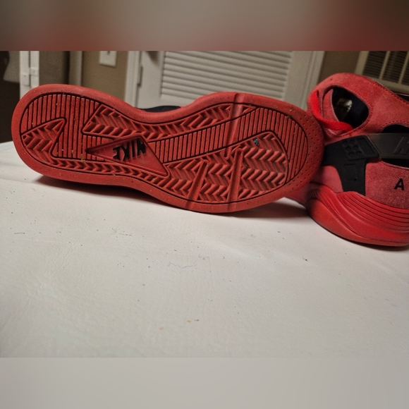 Nike Air Flight Huarache Red Black High Top Sneakers - Picture 5 of 6